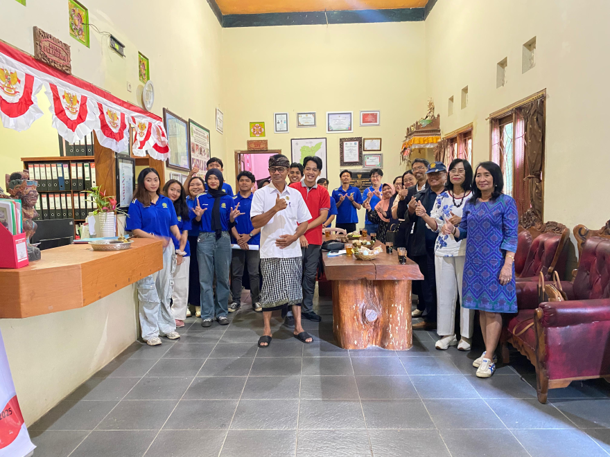 Pelatihan Meningkatkan Kemampuan berbahasa Inggris dari Universitas Udayana